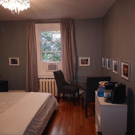 Room With King Bed In Shared 3 Bedroom Downtown Montreal Exterior foto